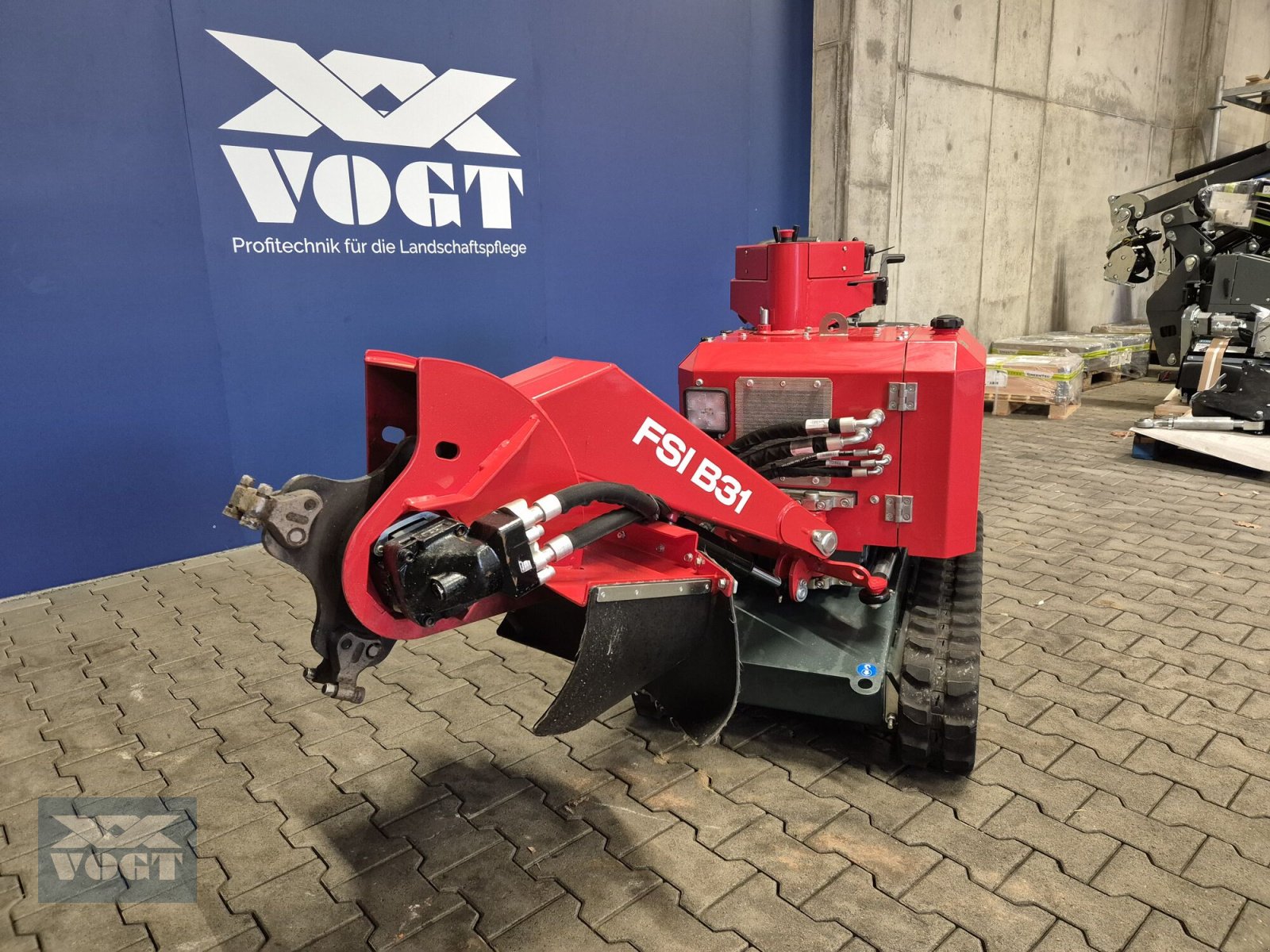 Baumstumpffräse vrste FSI B31/749 TRACK Stubbenfräse /Wurzelfräse mit Benzinmotor und Kettenfahrwerk-, Gebrauchtmaschine v Schmallenberg (Slika 2)