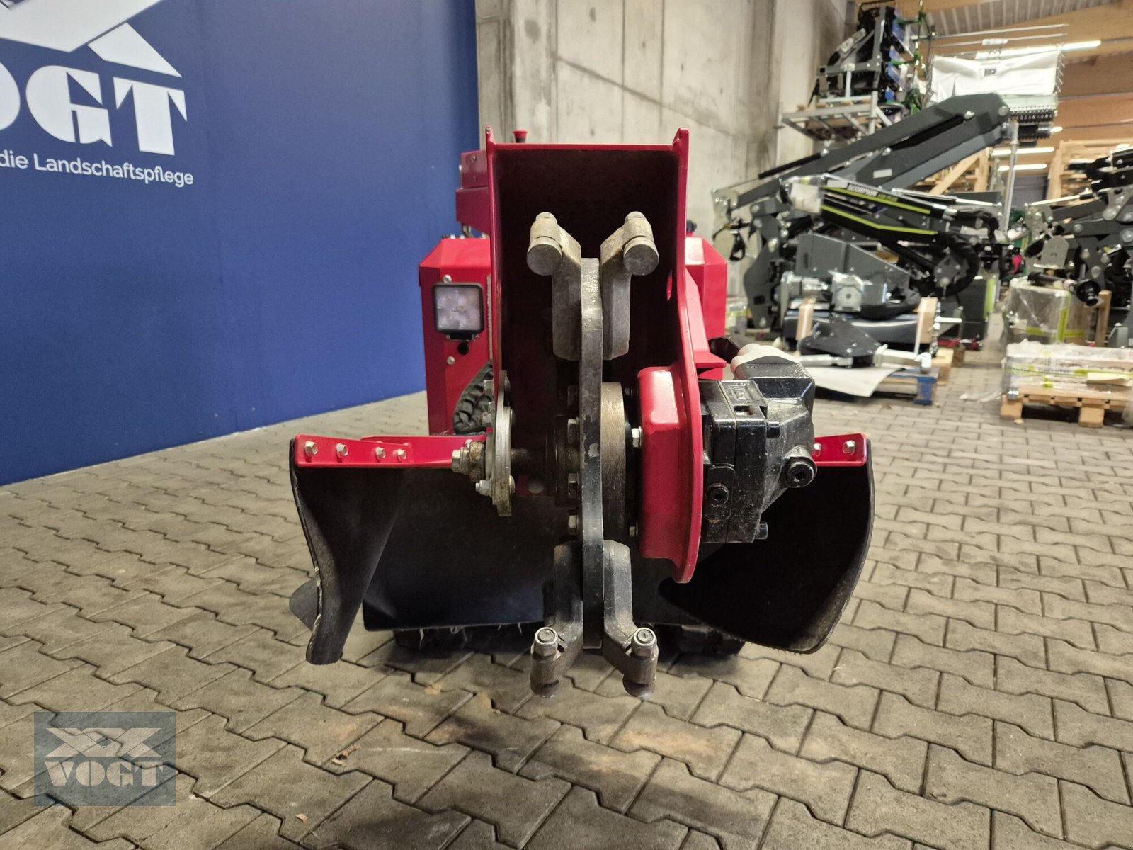 Baumstumpffräse vrste FSI B31/749 TRACK Stubbenfräse /Wurzelfräse mit Benzinmotor und Kettenfahrwerk-, Gebrauchtmaschine v Schmallenberg (Slika 10)