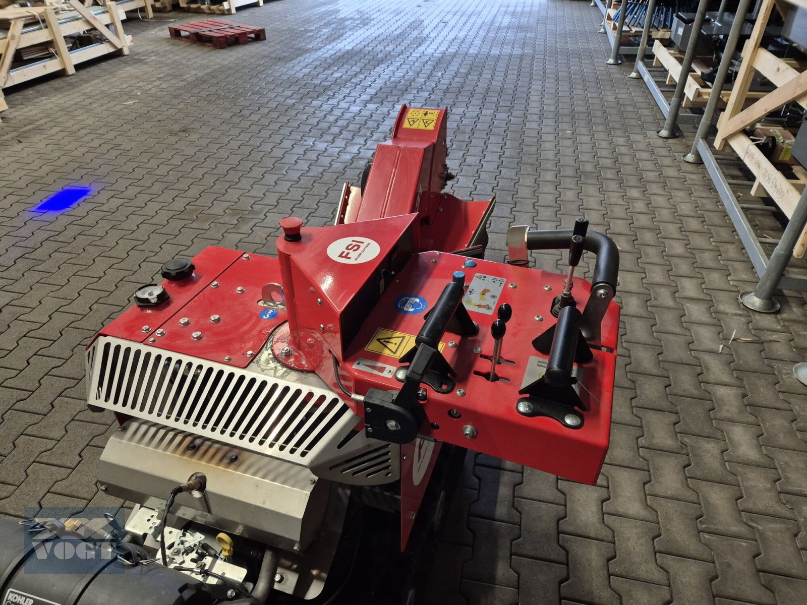 Baumstumpffräse vrste FSI B31/749 TRACK Stubbenfräse /Wurzelfräse mit Benzinmotor und Kettenfahrwerk-, Gebrauchtmaschine v Schmallenberg (Slika 14)