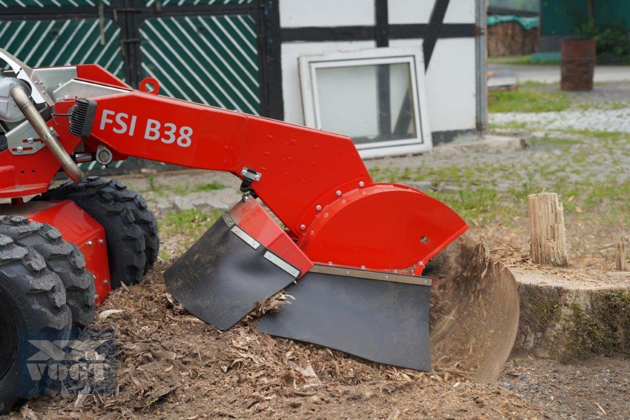 Baumstumpffräse des Typs FSI B38 2WD Stubbenfräse /Wurzelfräse mit Benzinmotor und Radantrieb, Neumaschine in Schmallenberg (Bild 9)