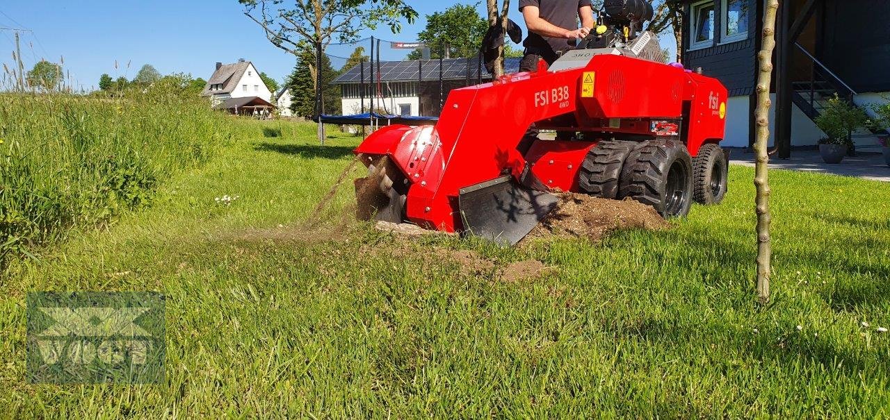 Baumstumpffräse des Typs FSI B38 4WD Stubbenfräse /Wurzelfräse mit Benzinmotor und Allradantrieb, Neumaschine in Schmallenberg (Bild 10)
