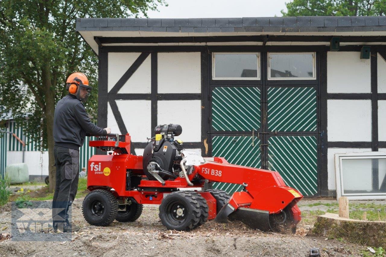 Baumstumpffräse des Typs FSI B38 4WD Stubbenfräse /Wurzelfräse mit Benzinmotor und Allradantrieb, Neumaschine in Schmallenberg (Bild 13)