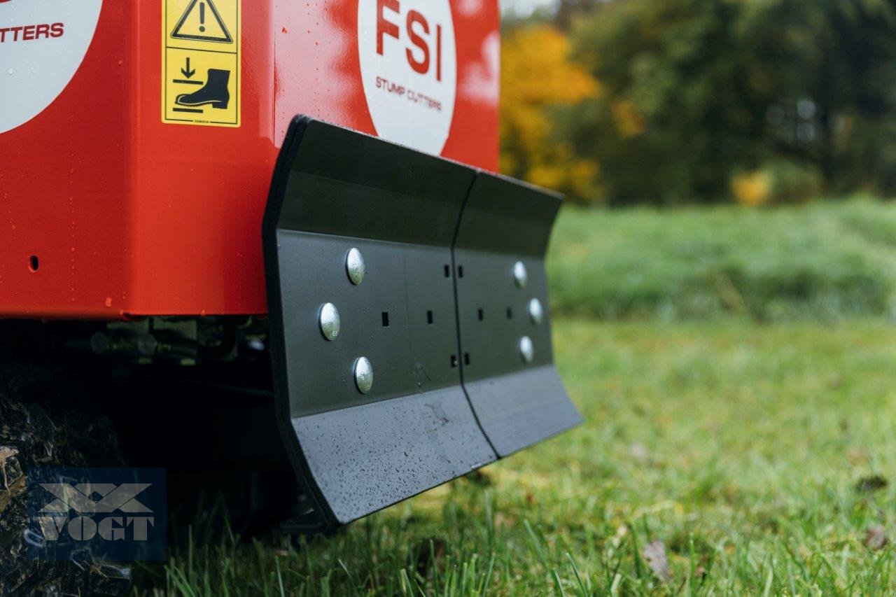 Baumstumpffräse des Typs FSI B38 TRACK REMOTE Stubbenfräse /Wurzelfräse mit Benzinmotor und Kettenfahrwerk, Neumaschine in Schmallenberg (Bild 12)