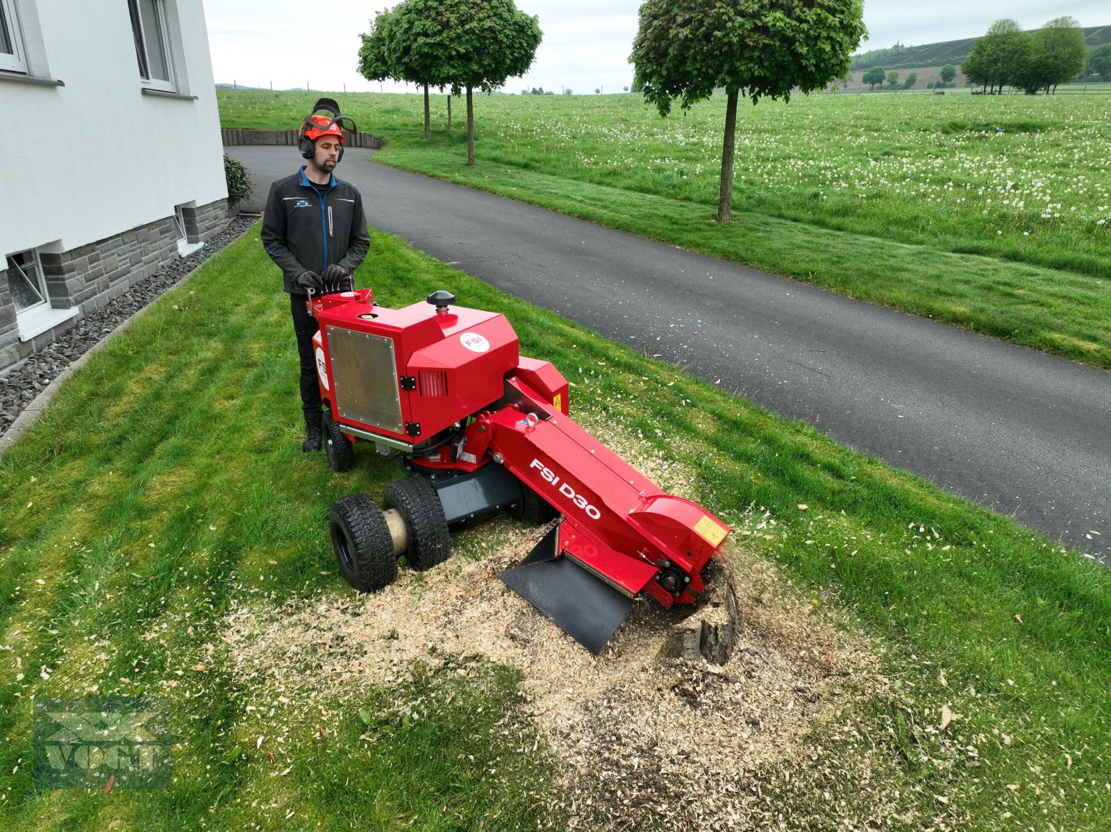Baumstumpffräse des Typs FSI D30 Baumstumpffräse /Stubbenfräse /Wurzelfräse mit Dieselmotor und Radantrieb, Neumaschine in Schmallenberg (Bild 4)