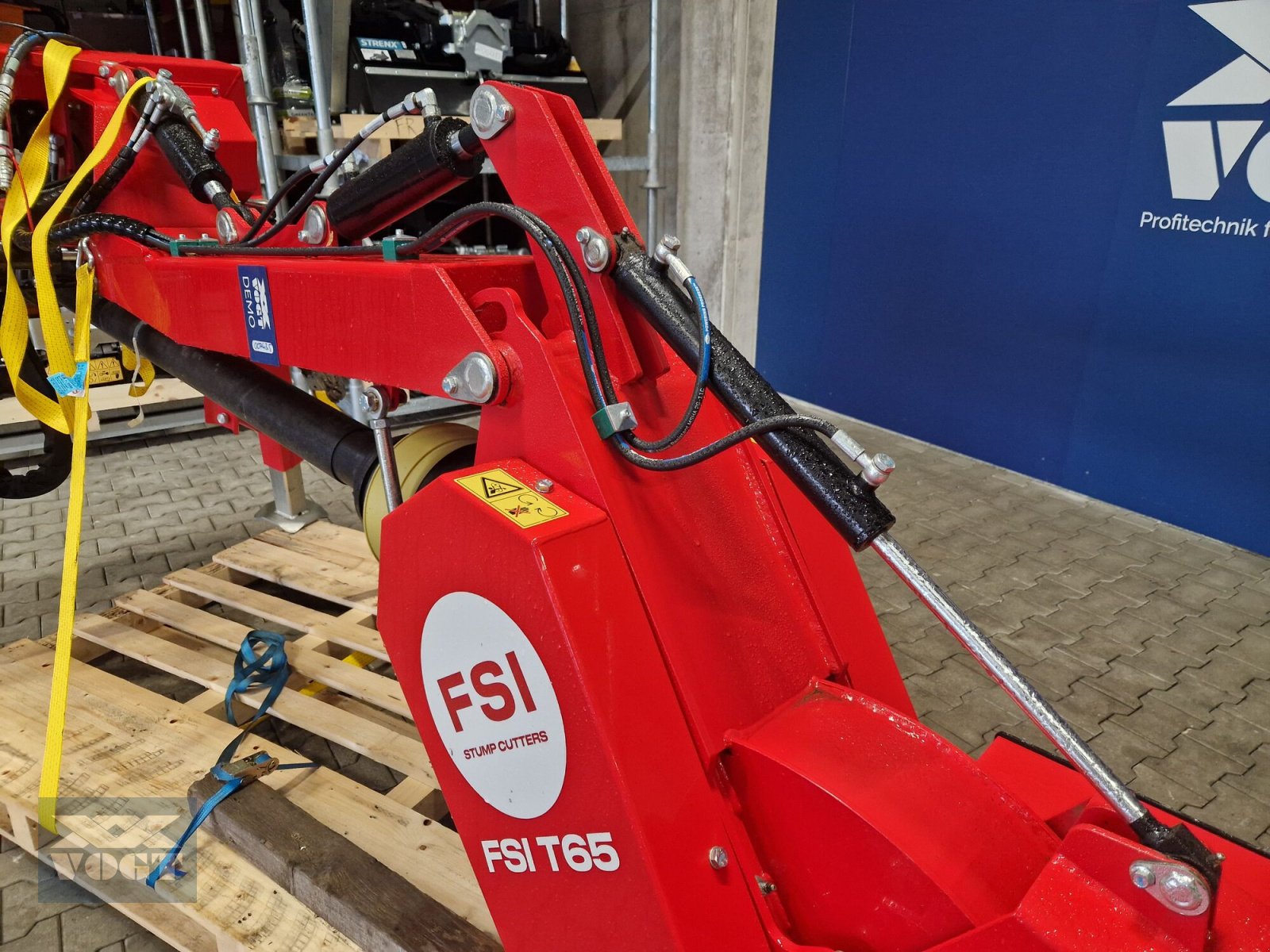 Baumstumpffräse типа FSI T65 Stubbenfräse /Wurzelfräse /Stockfräse für Traktor-Vorführgerät-, Gebrauchtmaschine в Schmallenberg (Фотография 12)