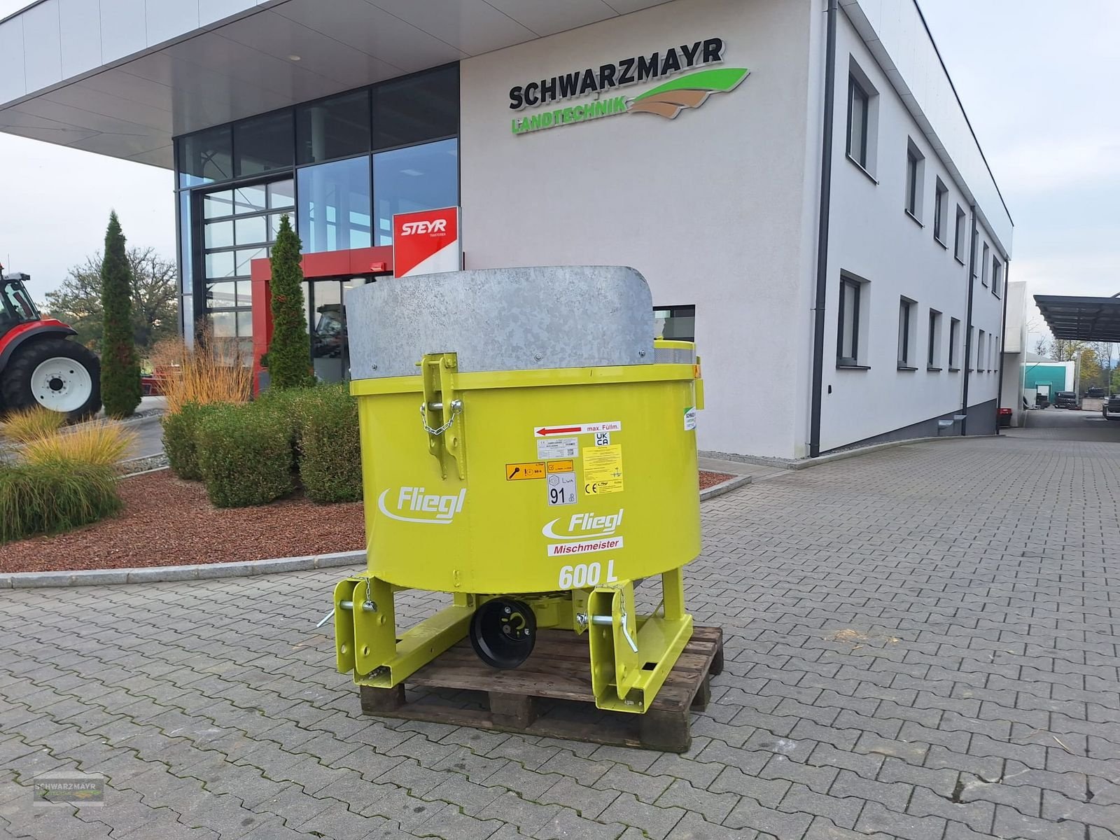 Betonmischer des Typs Fliegl AgroCenter Favorite 600lt. Betonmischer, Neumaschine in Aurolzmünster (Bild 1)