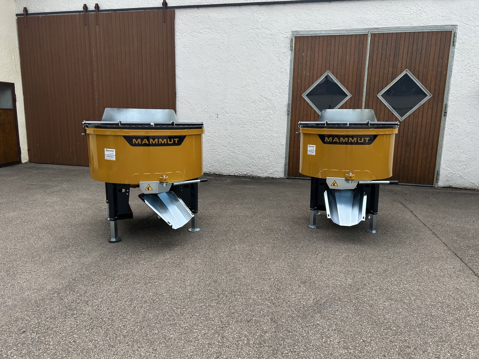 Betonmischer des Typs Mammut TM 125, Neumaschine in Rennertshofen (Bild 10)