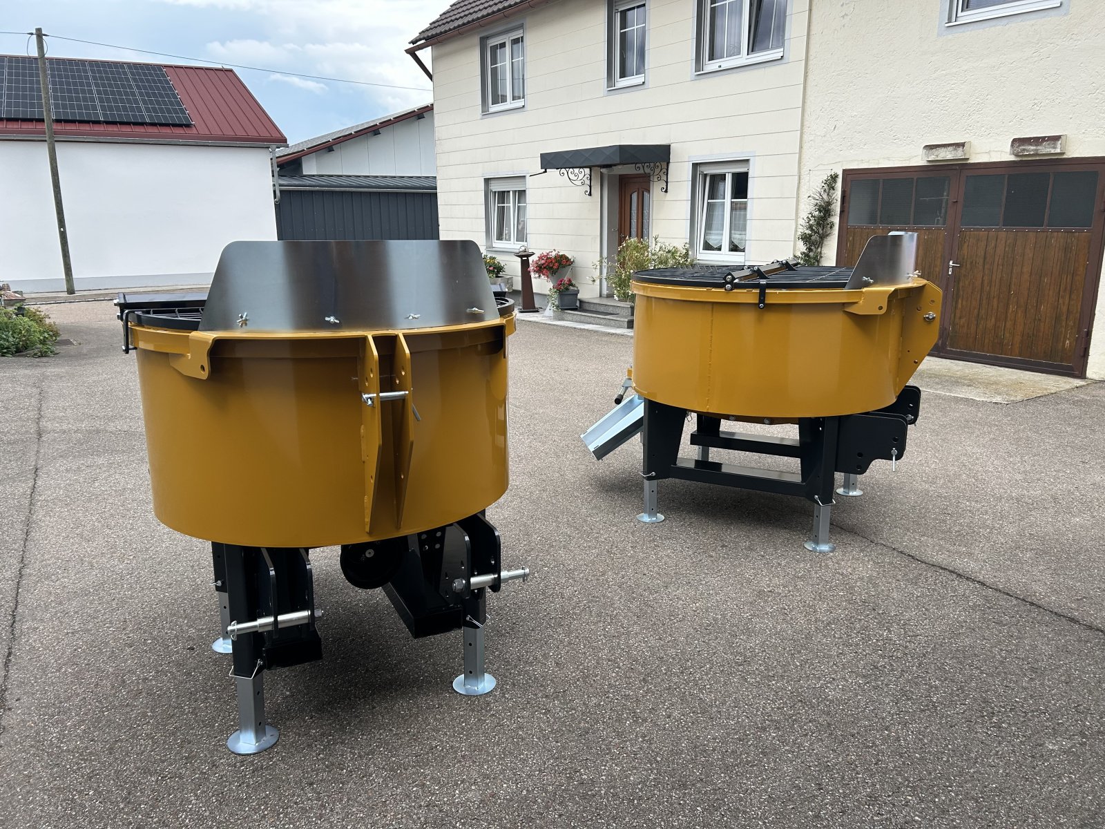 Betonmischer des Typs Mammut TM 125, Neumaschine in Rennertshofen (Bild 12)