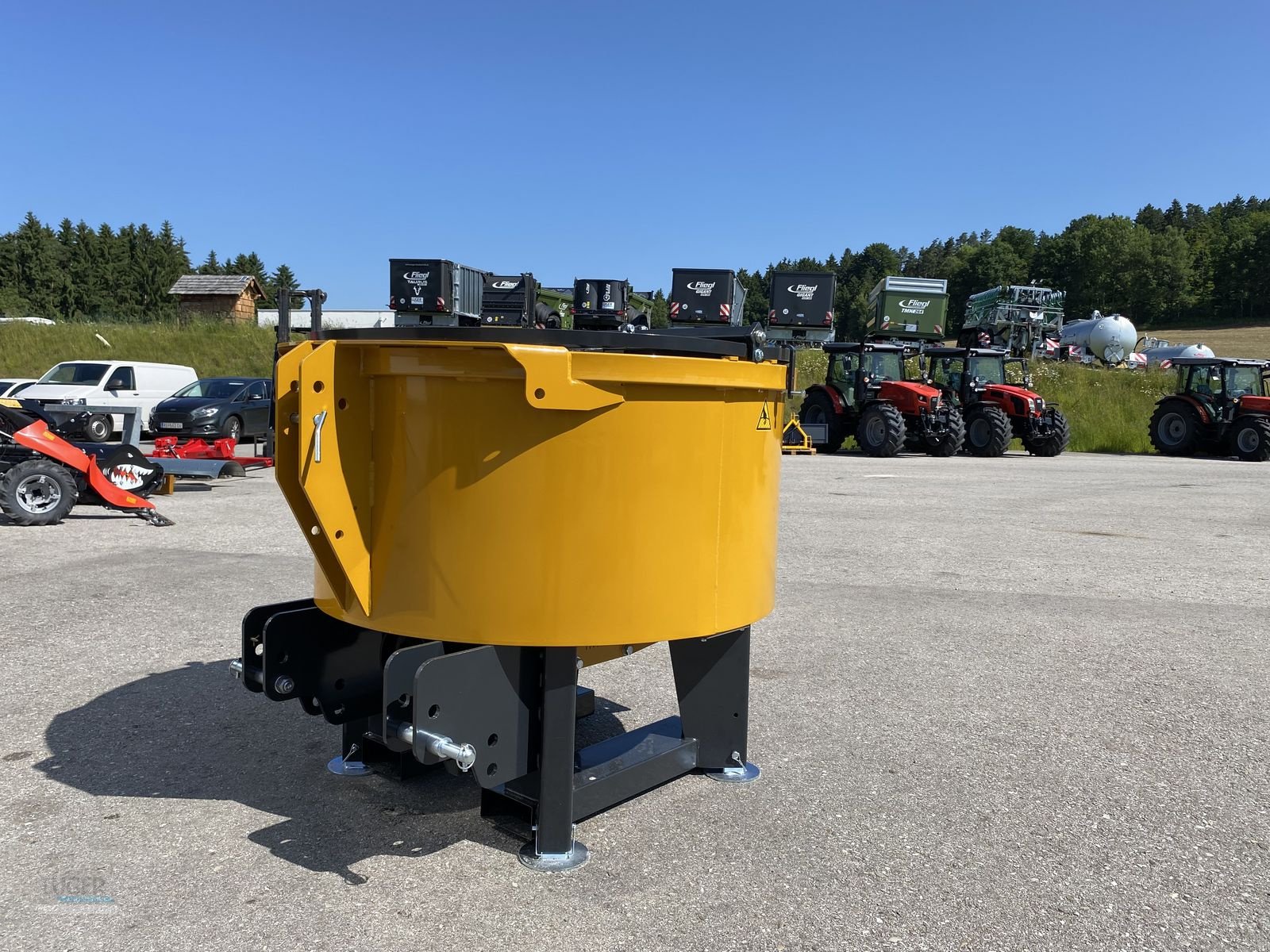 Betonmischer des Typs Mammut TM 125, Neumaschine in Niederkappel (Bild 2)