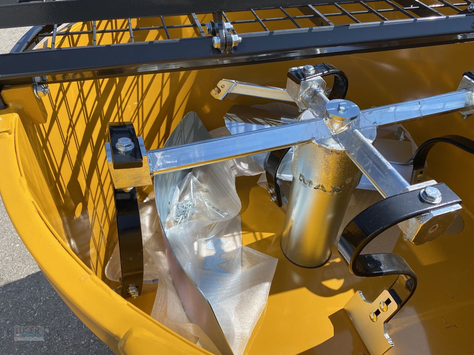 Betonmischer des Typs Mammut TM 125, Neumaschine in Niederkappel (Bild 6)