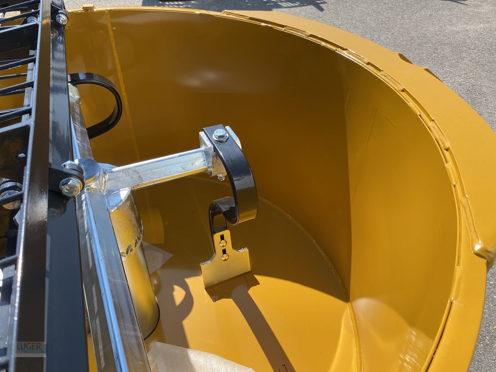 Betonmischer des Typs Mammut TM 125, Neumaschine in Niederkappel (Bild 7)