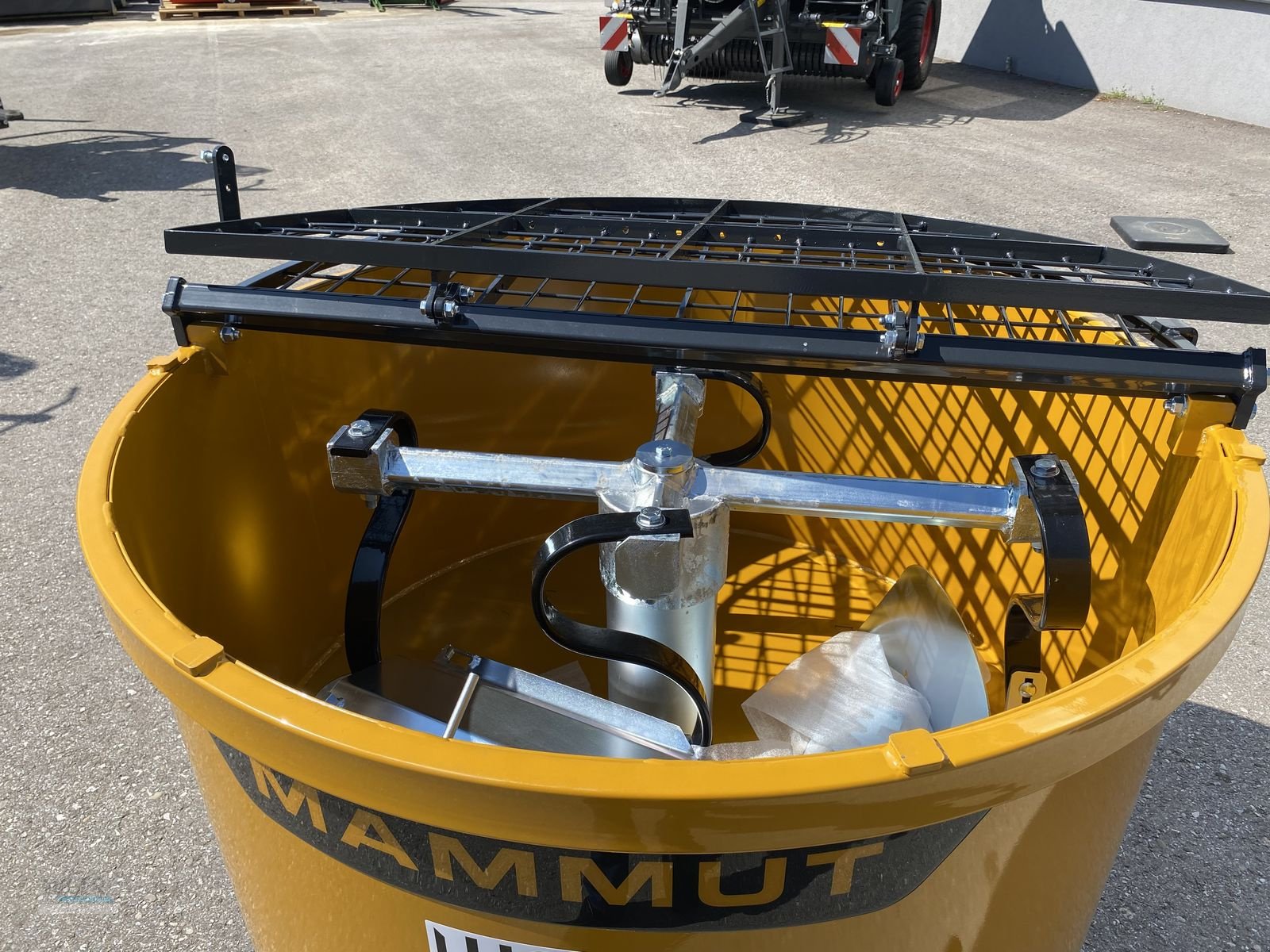 Betonmischer des Typs Mammut TM 125, Neumaschine in Niederkappel (Bild 8)