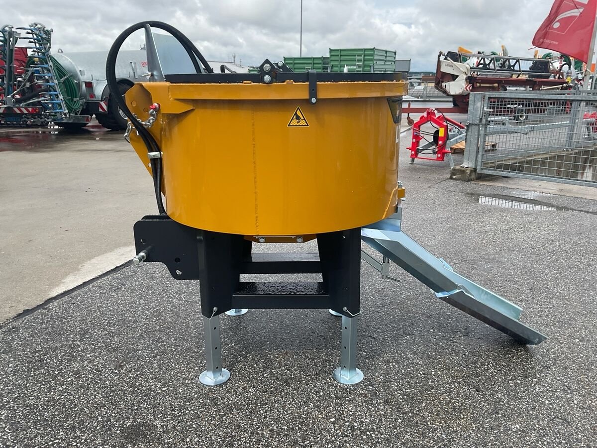 Betonmischer des Typs Mammut TM 125, Neumaschine in Zwettl (Bild 9)