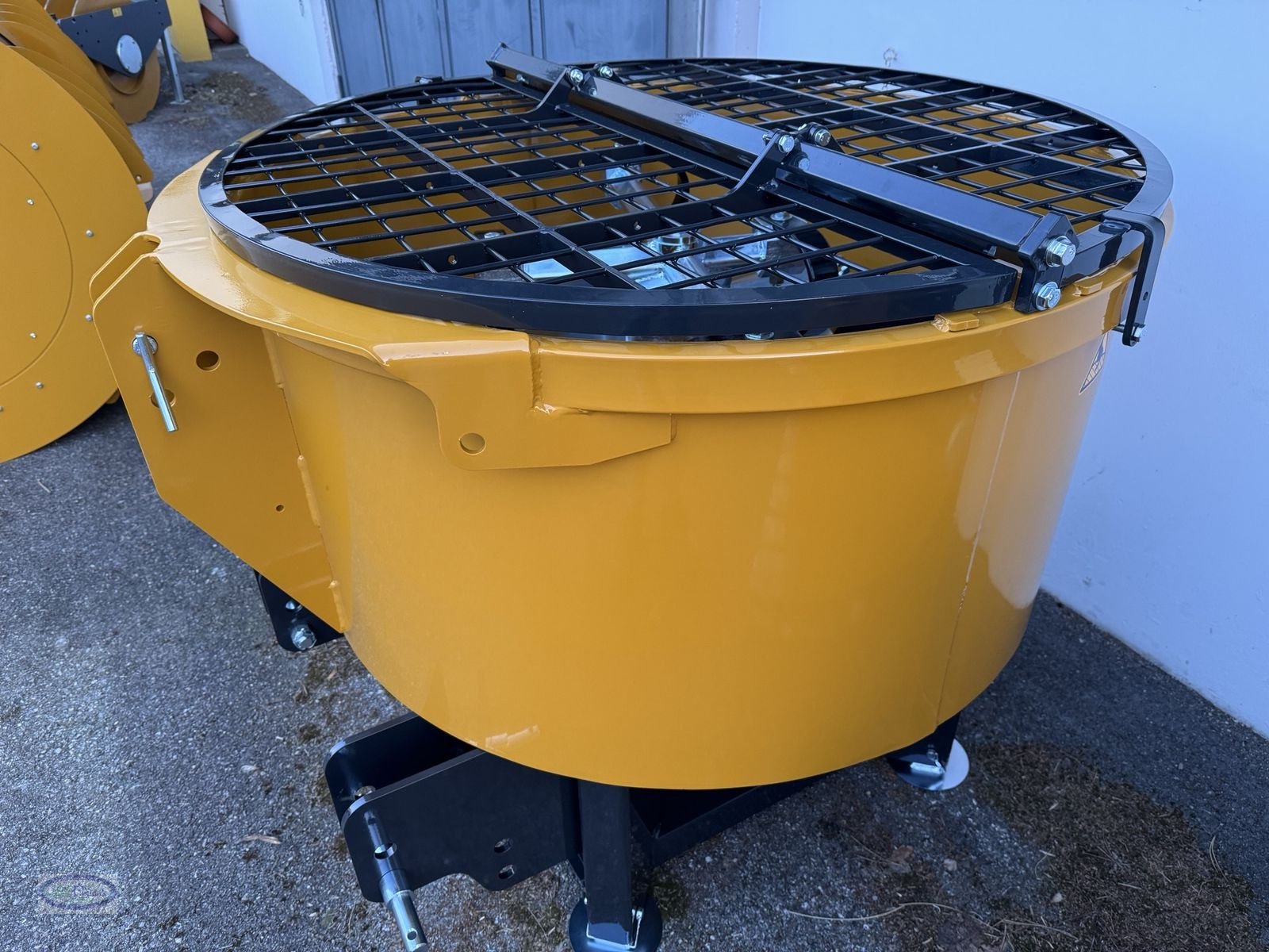 Betonmischer des Typs Mammut TM 125, Neumaschine in Münzkirchen (Bild 4)