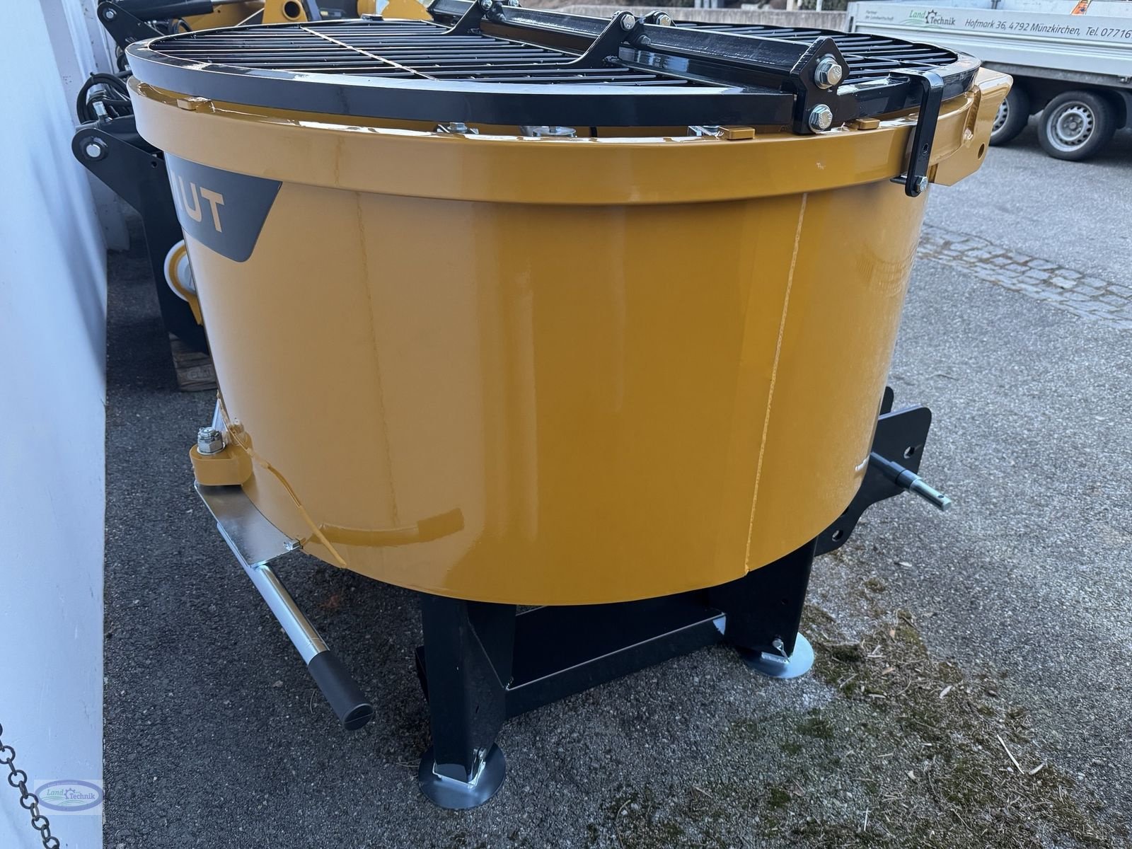 Betonmischer des Typs Mammut TM 125, Neumaschine in Münzkirchen (Bild 9)