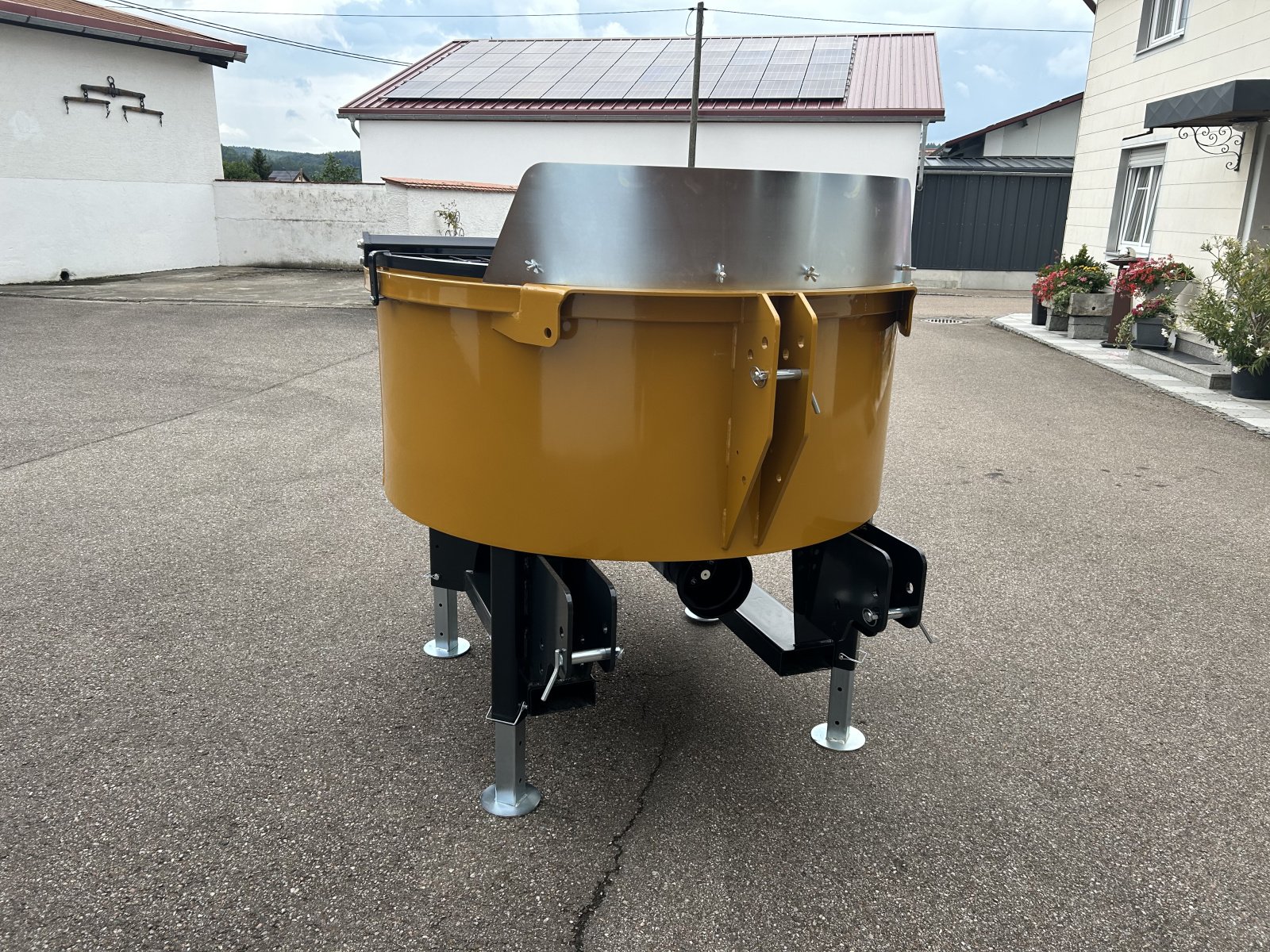 Betonmischer typu Mammut TM 150, Neumaschine v Rennertshofen (Obrázek 3)