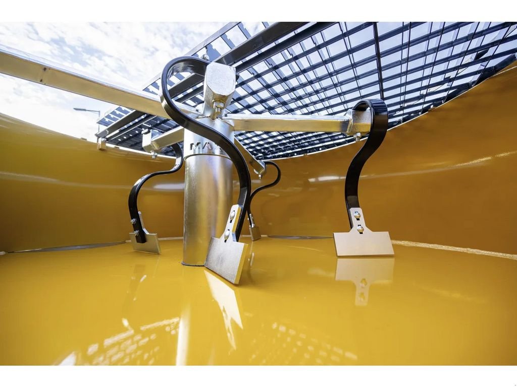 Betonmischer des Typs Mammut TM 150, Neumaschine in Neukirchen am Walde  (Bild 6)