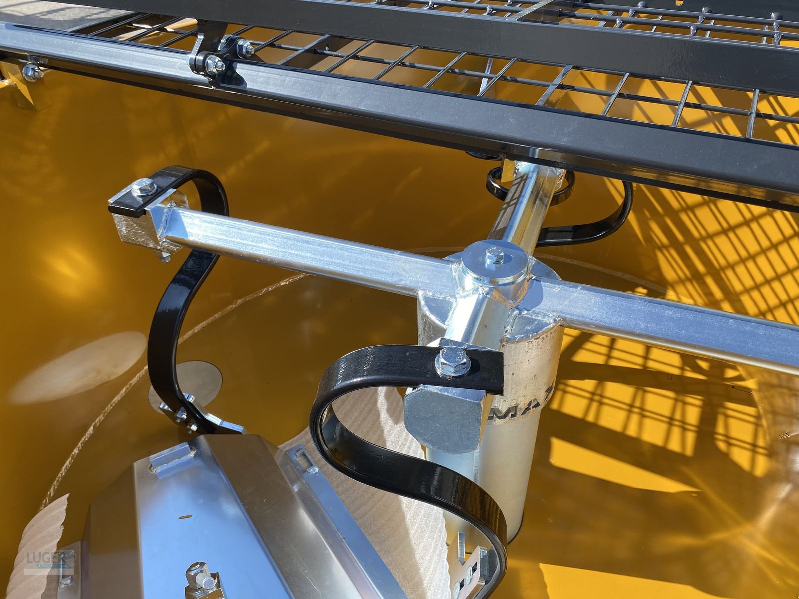 Betonmischer des Typs Mammut TM 150, Neumaschine in Niederkappel (Bild 4)