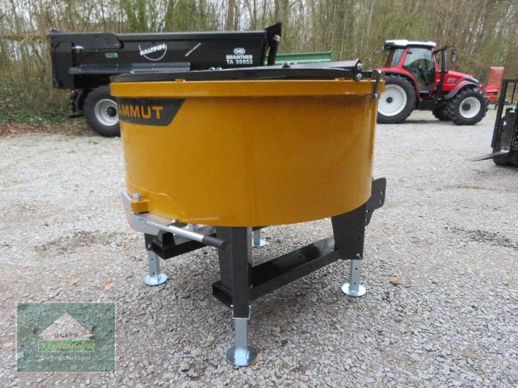 Betonmischer des Typs Mammut TM 150, Neumaschine in Hofkirchen (Bild 8)