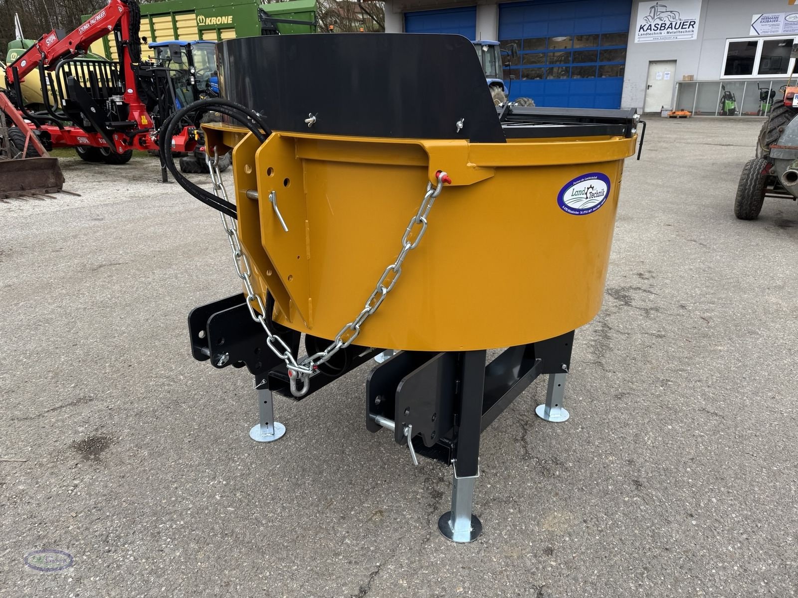 Betonmischer of the type Mammut TM 150, Neumaschine in Münzkirchen (Picture 4)