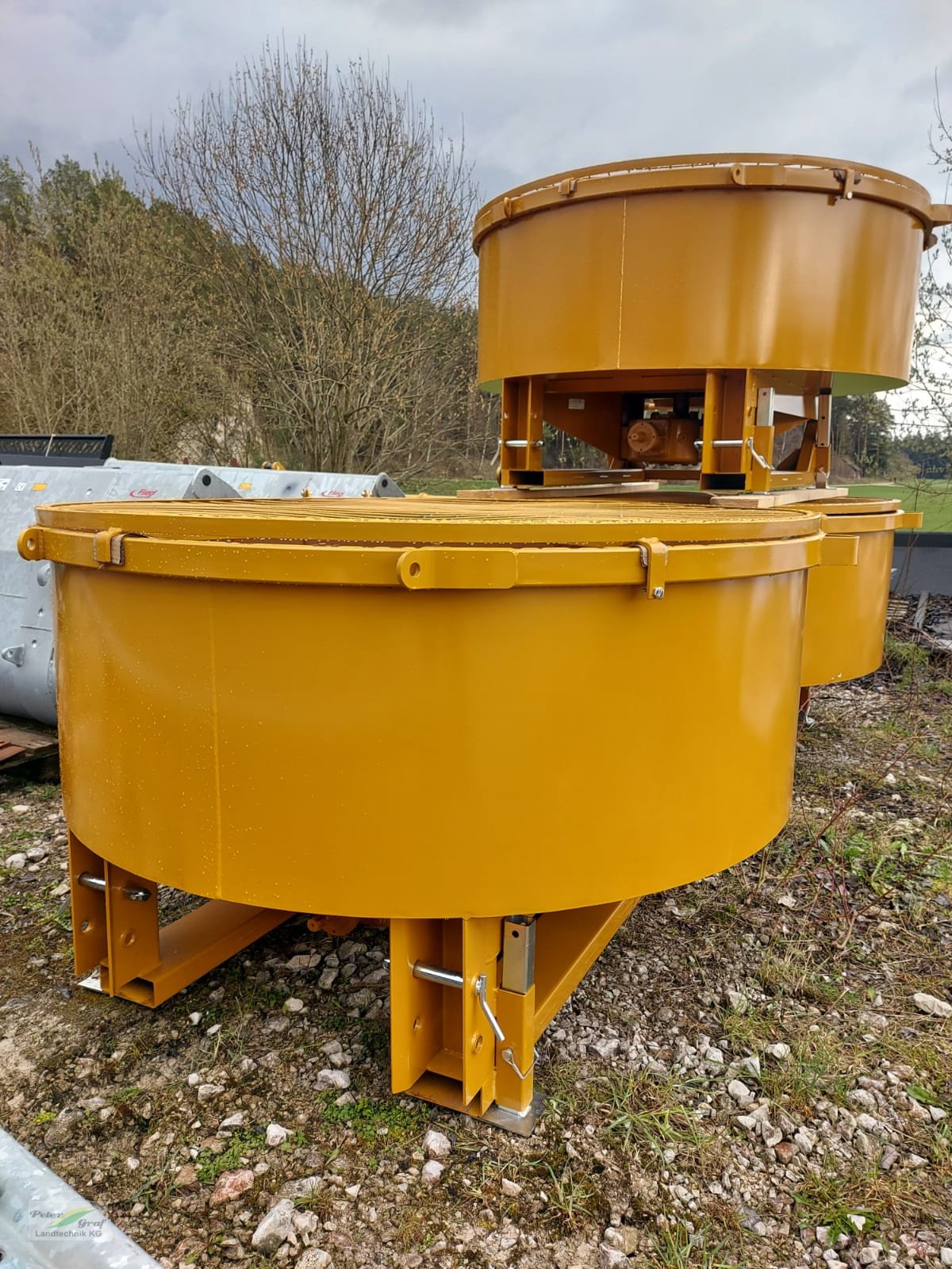 Betonmischer des Typs Mammut TM 180, Neumaschine in Pegnitz-Bronn (Bild 1)