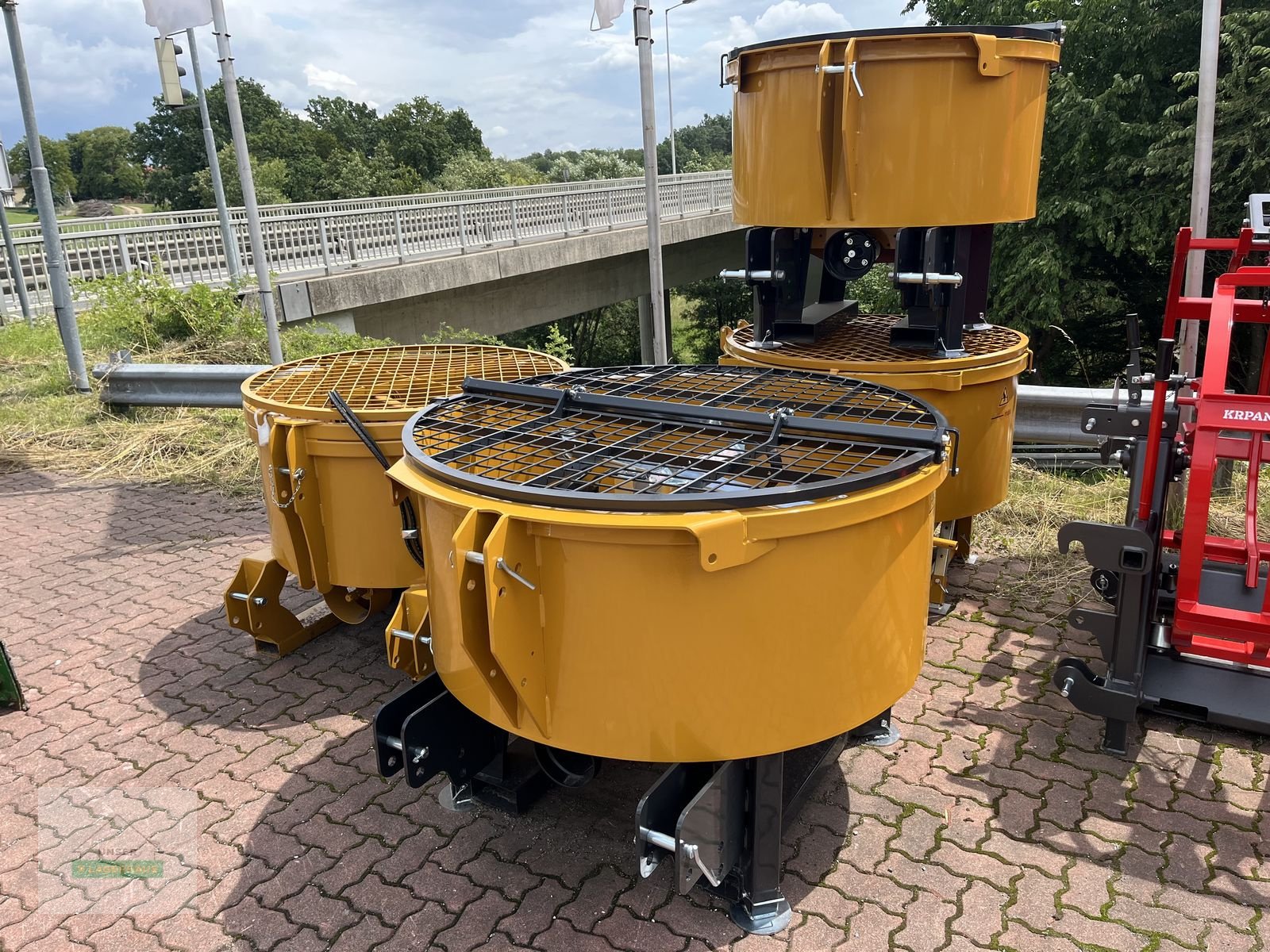 Betonmischer des Typs Mammut TM125SF, Neumaschine in Wartberg (Bild 2)