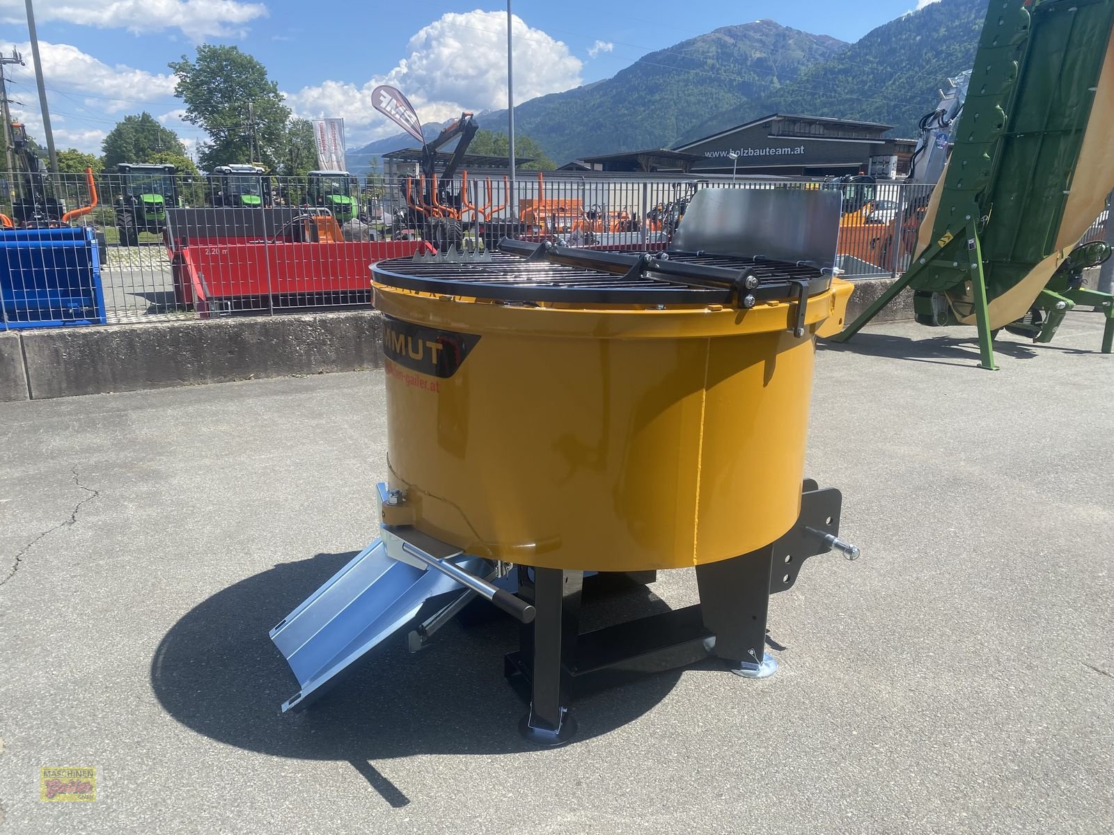 Betonmischer des Typs Mammut Turbo Mix TM 125 Betonmischer, Neumaschine in Kötschach (Bild 1)