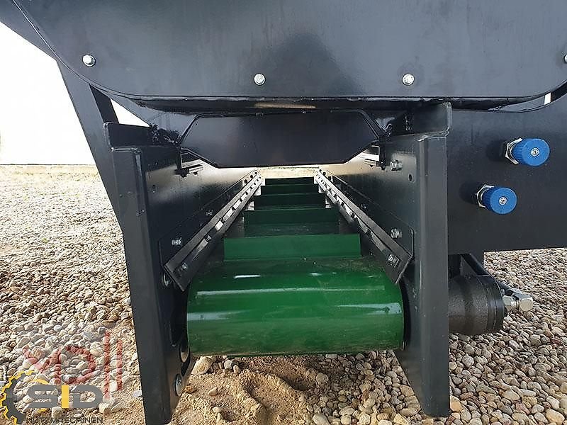 Betonmischer des Typs MD Landmaschinen SD Einstreugerät / Futtermischer, Neumaschine in Zeven (Bild 8)