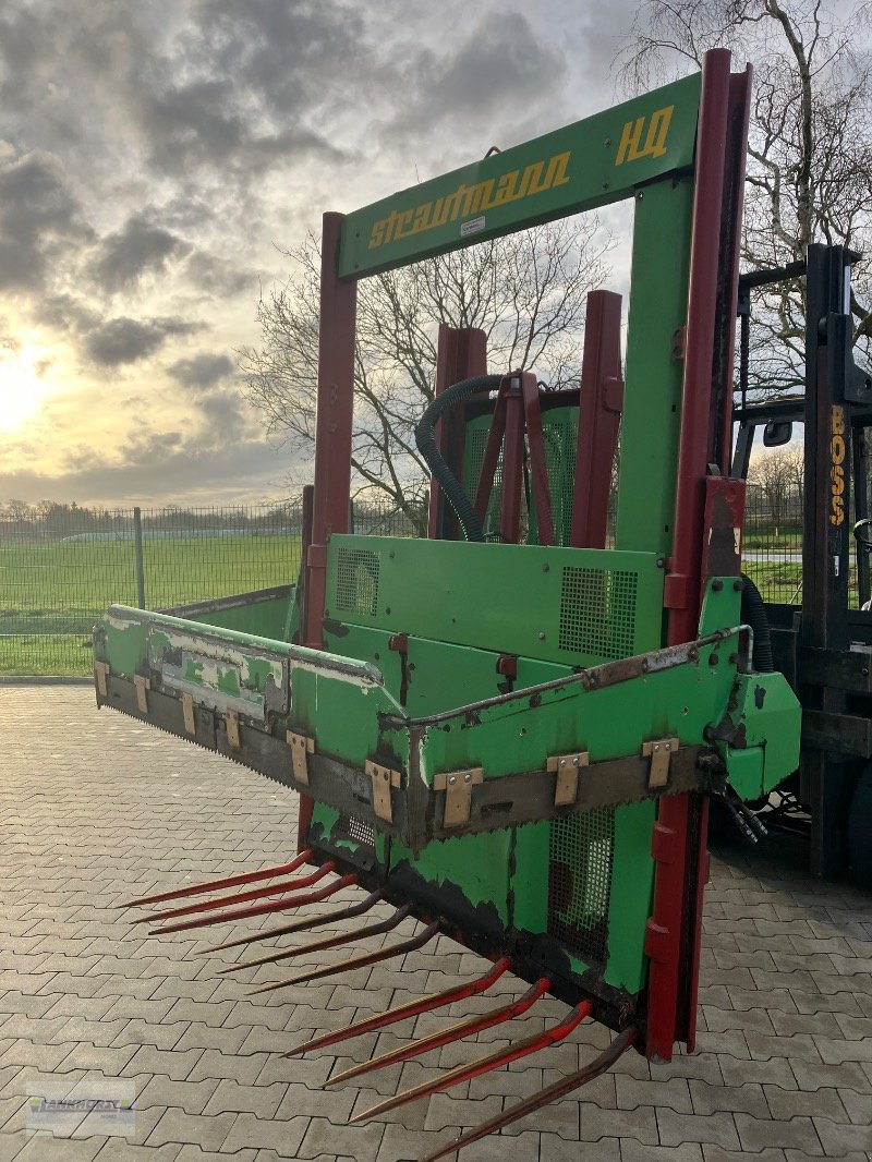 Blockschneider des Typs Strautmann HYDROFOX HX 3, Gebrauchtmaschine in Aurich (Bild 1)