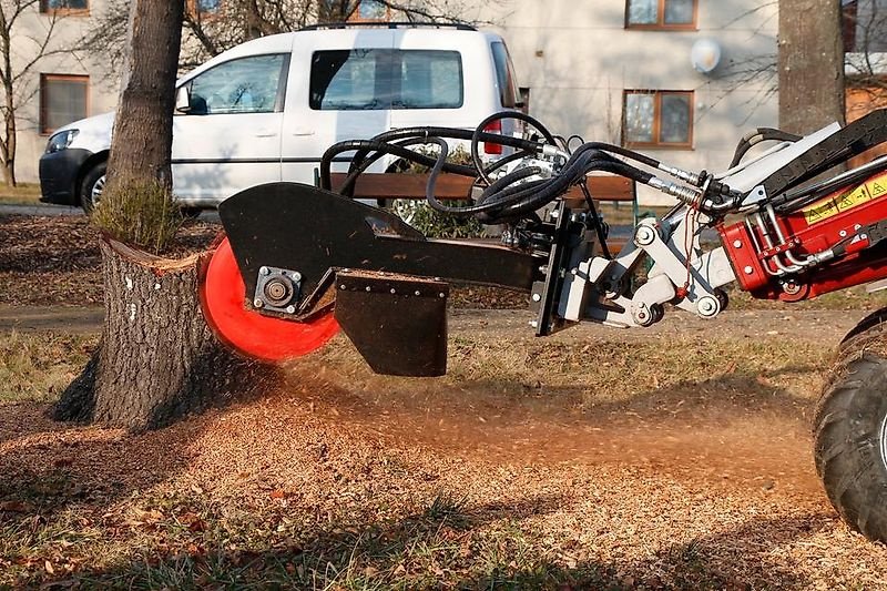 Bodenfräse typu laski Stubbenfräse Stockfräse Baumstumpffräse Wurzelstockfräse, Gebrauchtmaschine v Schmallenberg (Obrázek 2)