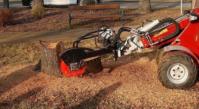 Bodenfräse typu laski Stubbenfräse Stockfräse Baumstumpffräse Wurzelstockfräse, Gebrauchtmaschine v Schmallenberg (Obrázek 1)