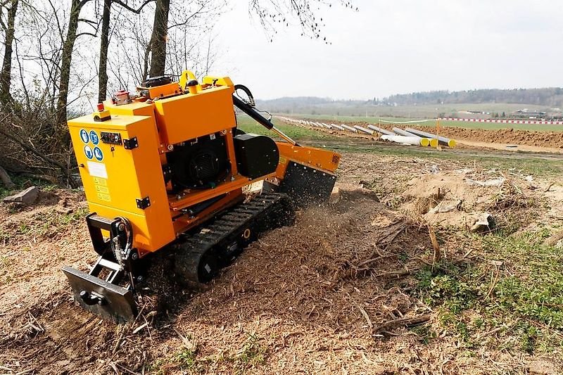 Bodenfräse typu laski Stubbenfräse Stockfräse Baumstumpffräse Wurzelstockfräse, Gebrauchtmaschine v Schmallenberg (Obrázek 9)