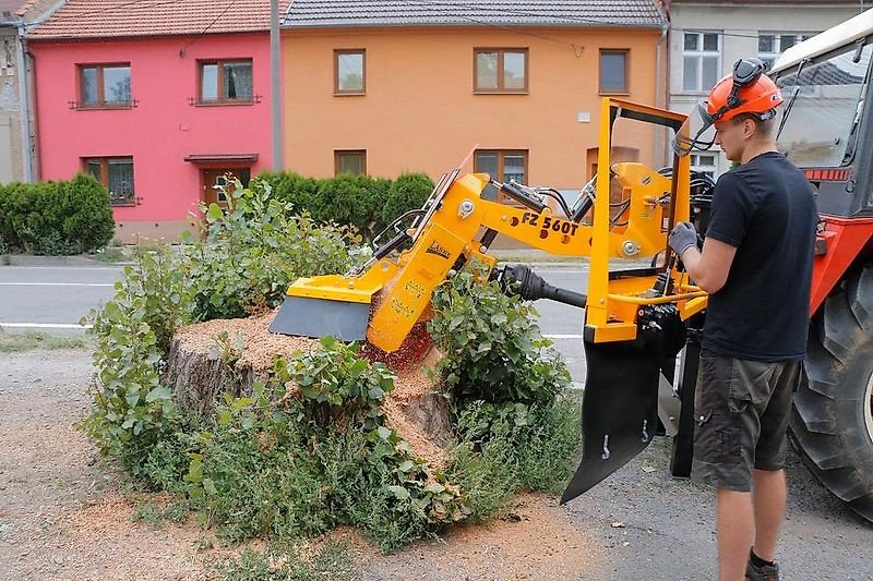 Bodenfräse of the type laski Stubbenfräse Stockfräse Baumstumpffräse Wurzelstockfräse, Gebrauchtmaschine in Schmallenberg (Picture 13)