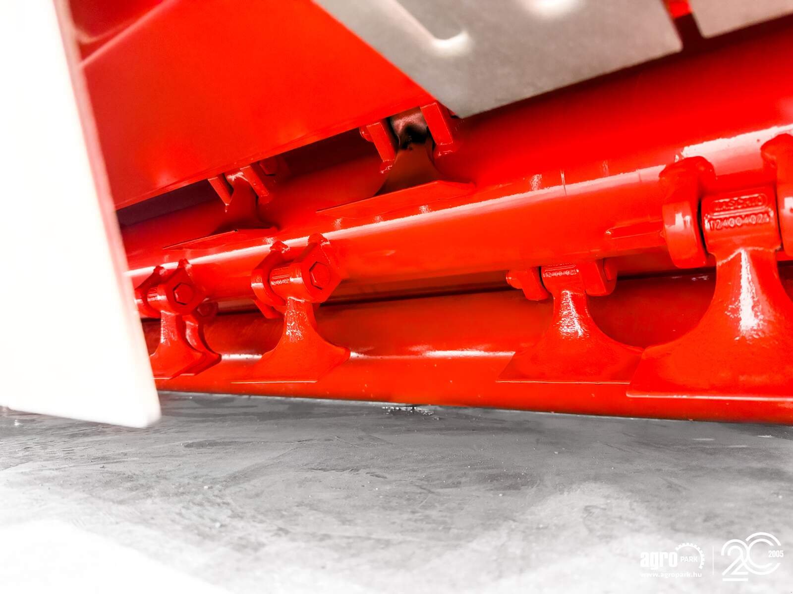 Bodenfräse типа Maschio Brava 200S 1.95 m working width flail mower, 22 hammers, pair of skids, and mud scraper, Gebrauchtmaschine в Csengele (Фотография 18)