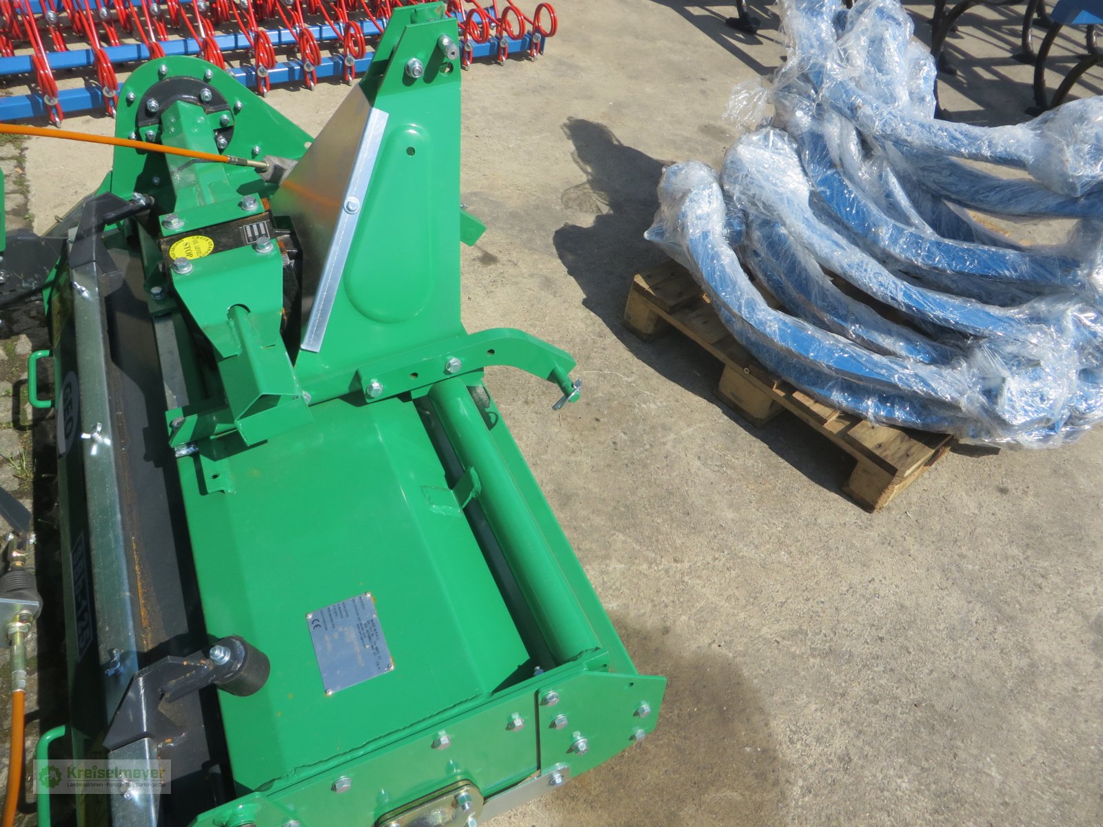 Bodenfräse des Typs Sonstige 125 Umkehrbodenfräse mit Nachlaufgitterwalze und Gelenkwelle, Neumaschine in Feuchtwangen (Bild 2)