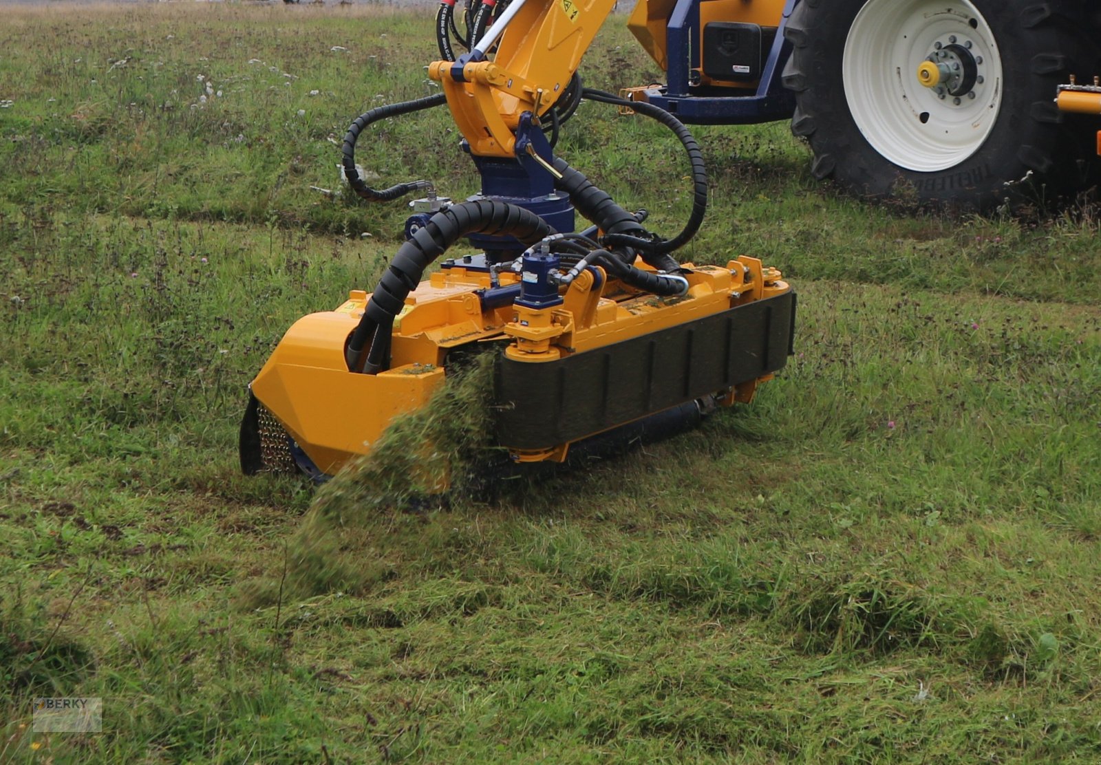 Böschungsmähgerät typu Berky Hydro- Schlegelmulcher mit Räumband Typ 5630, Neumaschine v Haren (Obrázok 3)