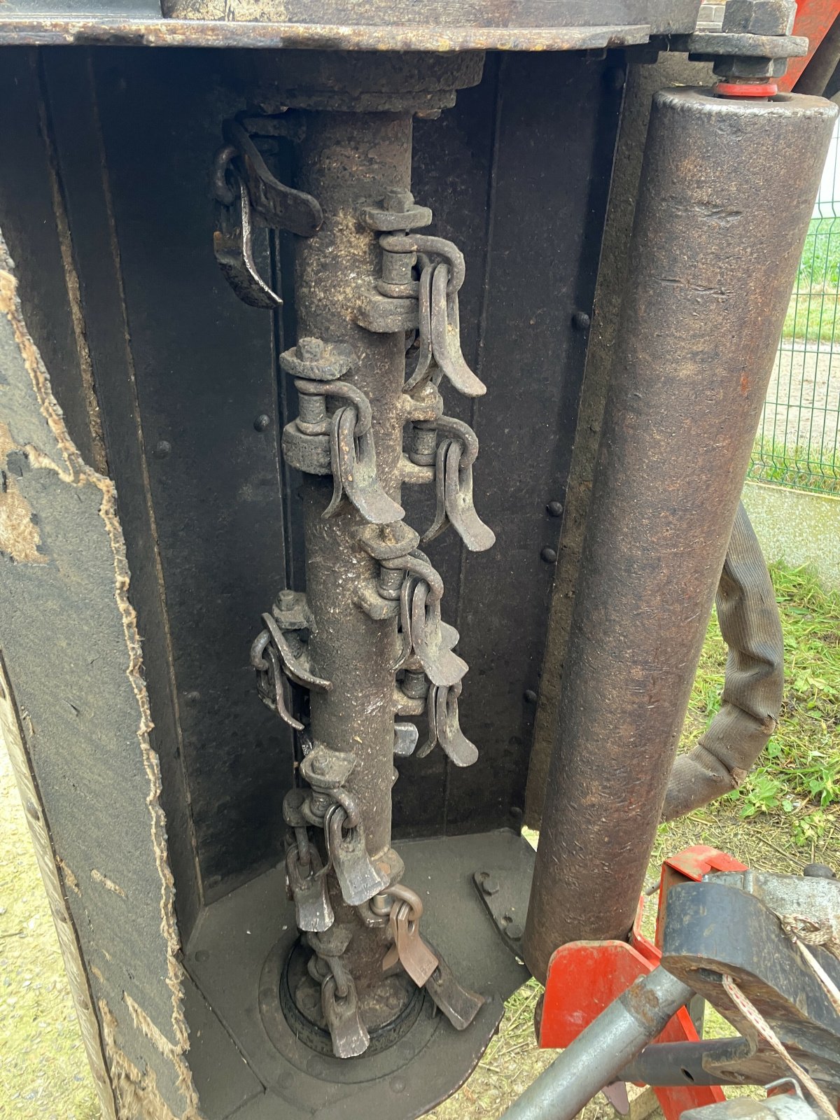 Böschungsmähgerät типа Kuhn AGRI LONGER GII E 4745M, Gebrauchtmaschine в BLENDECQUES (Фотография 7)