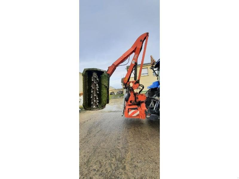 Böschungsmähgerät от тип Kuhn EP5783SPA, Gebrauchtmaschine в ANTIGNY (Снимка 2)