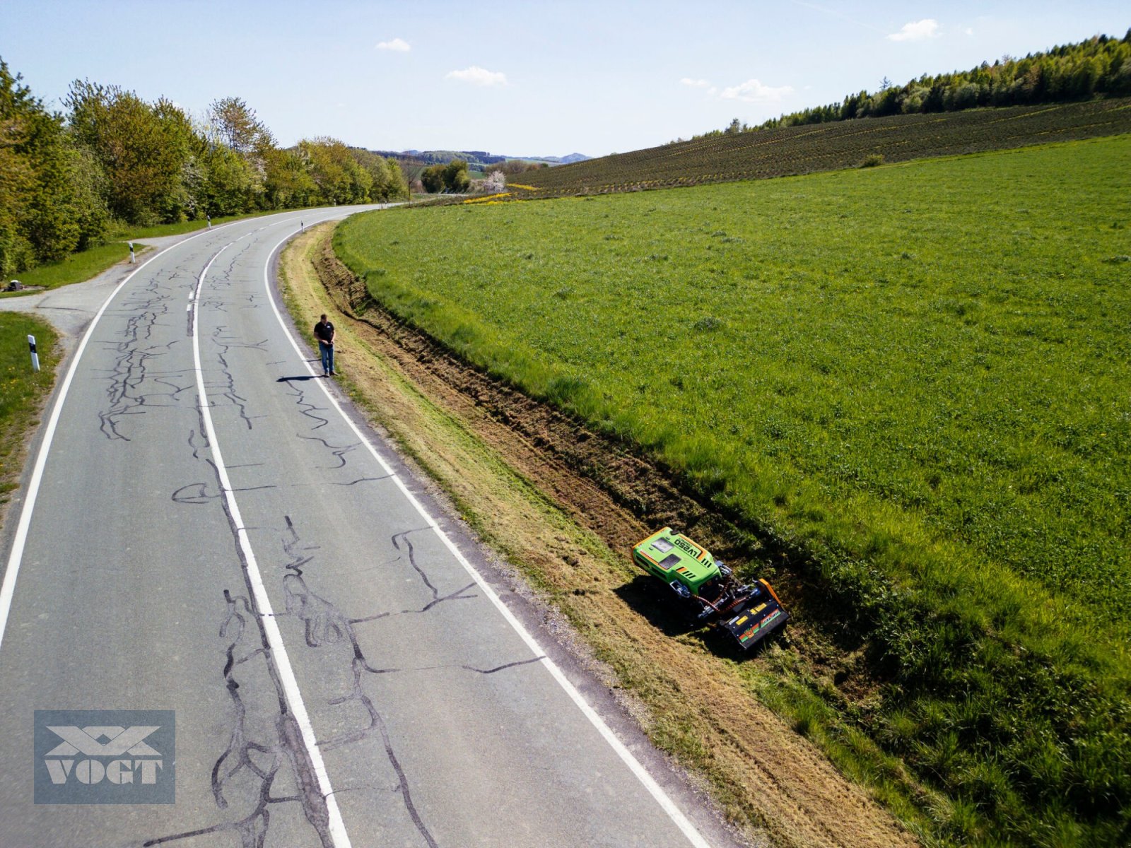 Böschungsmähgerät tipa MDB LV250 PRO Kompakte Mähraupe /Mulchraupe /Funkraupe inkl. Schlegelmulcher-, Neumaschine u Schmallenberg (Slika 2)