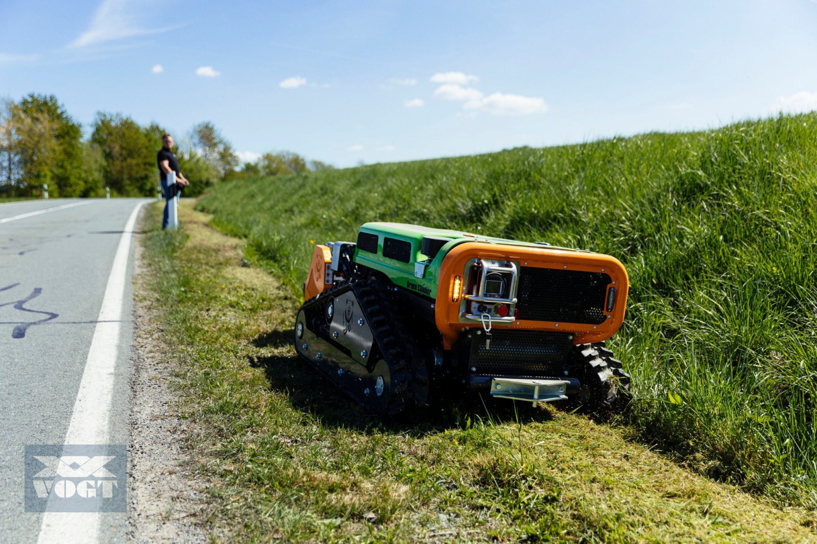 Böschungsmähgerät tipa MDB LV250 PRO Kompakte Mähraupe /Mulchraupe /Funkraupe inkl. Schlegelmulcher-, Neumaschine u Schmallenberg (Slika 7)