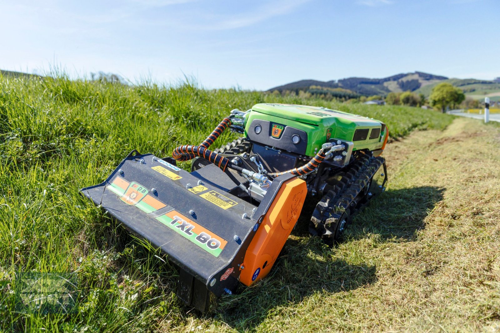 Böschungsmähgerät tipa MDB LV250 PRO Kompakte Mähraupe /Mulchraupe /Funkraupe inkl. Schlegelmulcher-, Neumaschine u Schmallenberg (Slika 11)