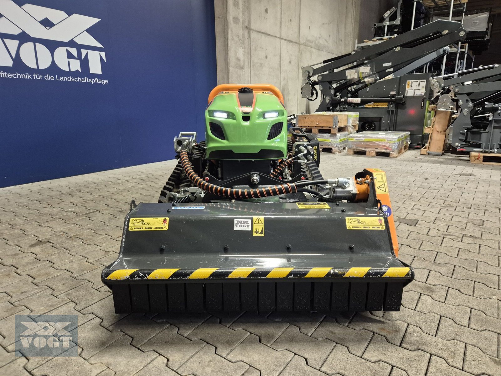 Böschungsmähgerät tip MDB LV300 PRO Mulchraupe /Mähraupe /Funkraupe inkl. Mulchkopf-Vorführmaschine-, Gebrauchtmaschine in Schmallenberg (Poză 3)