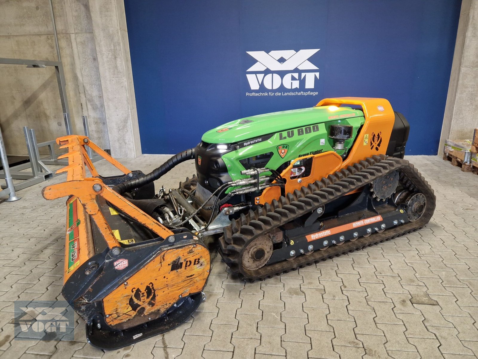 Böschungsmähgerät des Typs MDB LV800 Mulchraupe /Forstraupe inkl. MDB TF-150 Forstmulchkopf, Gebrauchtmaschine in Schmallenberg (Bild 1)