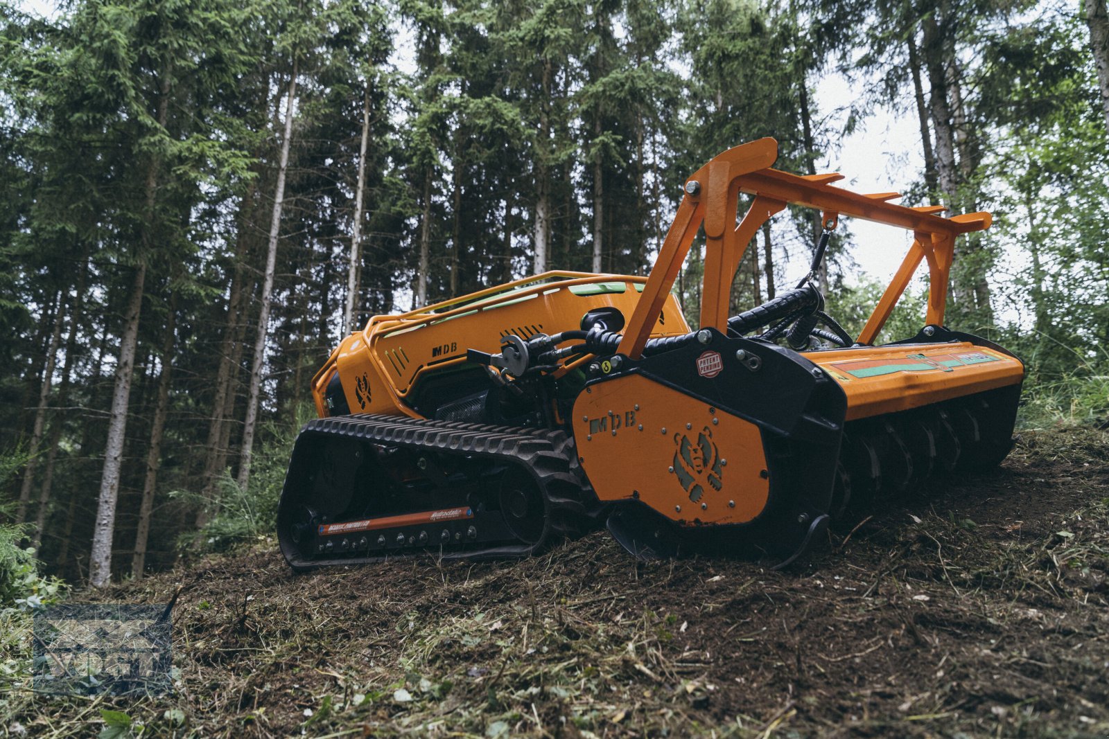 Böschungsmähgerät typu MDB LV800 PRO Mulchraupe /Forstraupe mit MDB Forstmulchkopf FM 150 PRO, Neumaschine v Schmallenberg (Obrázek 1)