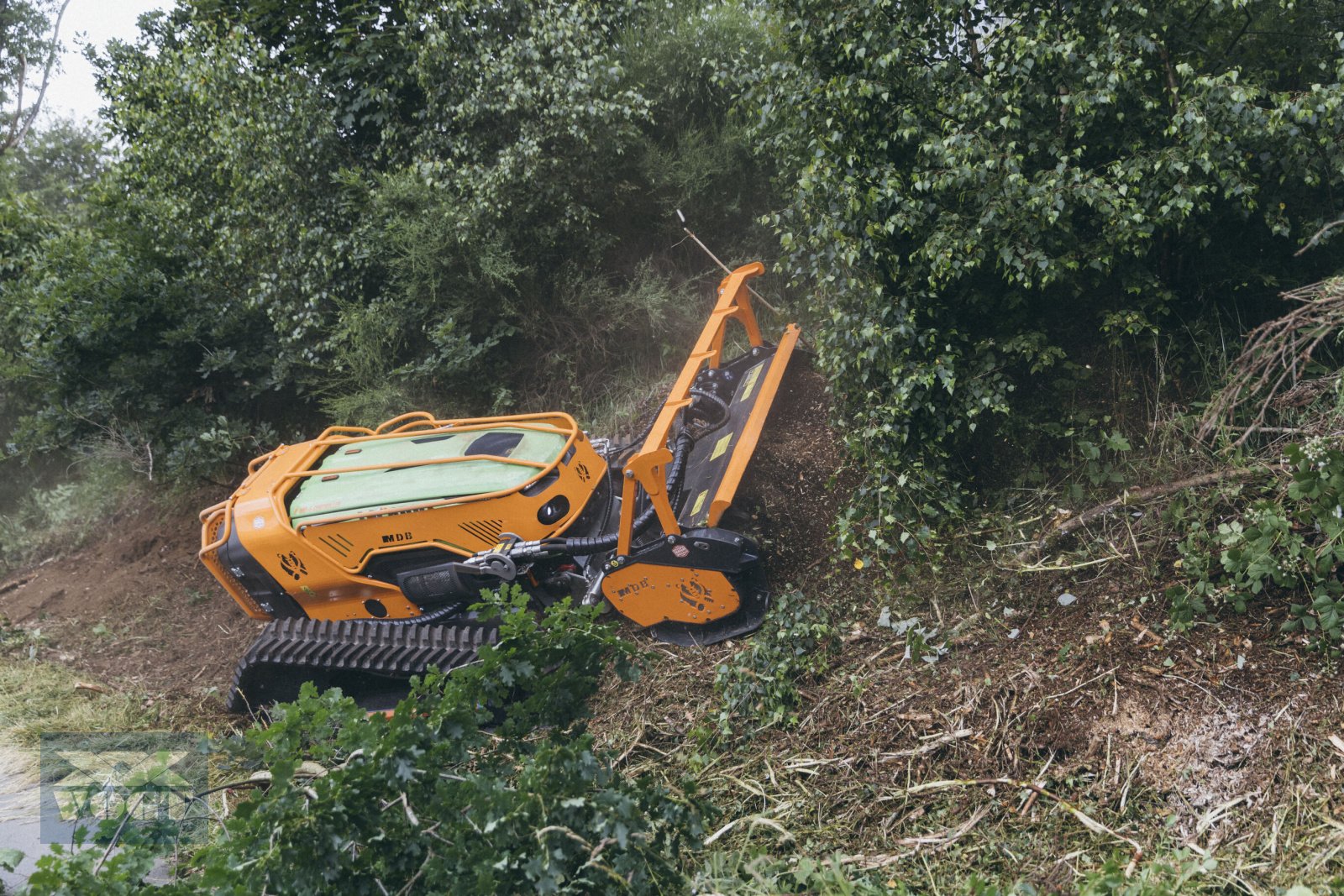 Böschungsmähgerät typu MDB LV800 PRO Mulchraupe /Forstraupe mit MDB Forstmulchkopf FM 150 PRO, Neumaschine v Schmallenberg (Obrázek 7)