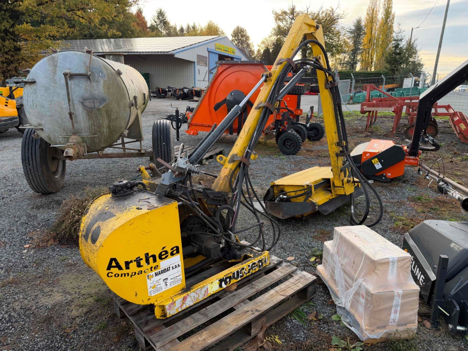 Böschungsmähgerät van het type Rousseau Arthea 460, Gebrauchtmaschine in LA SOUTERRAINE (Foto 3)