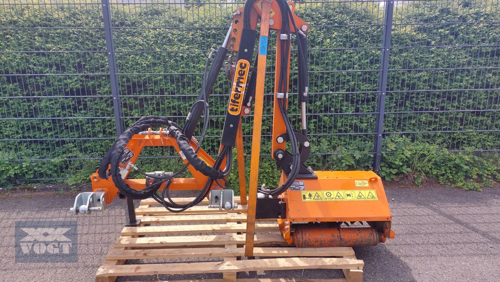 Böschungsmähgerät Türe ait Tifermec 300F Ausleger inkl. Mulchkopf T-60G für MDB Funkraupe-Vorführgerät-, Gebrauchtmaschine içinde Schmallenberg (resim 1)