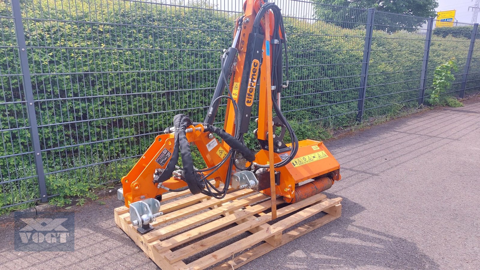 Böschungsmähgerät Türe ait Tifermec 300F Ausleger inkl. Mulchkopf T-60G für MDB Funkraupe-Vorführgerät-, Gebrauchtmaschine içinde Schmallenberg (resim 2)