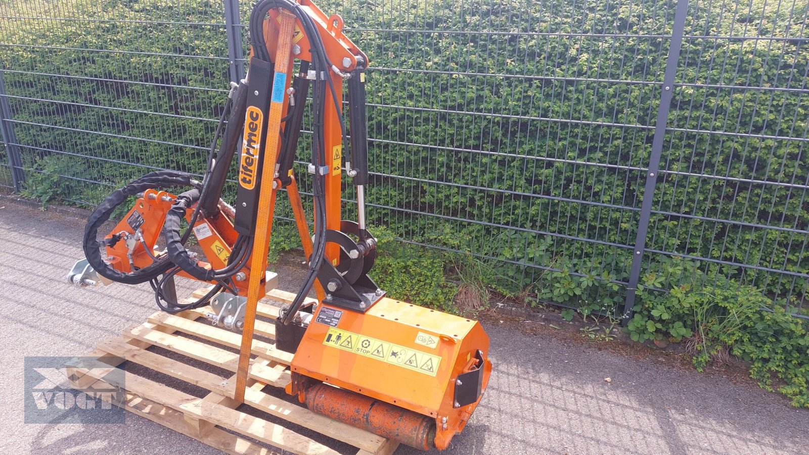 Böschungsmähgerät Türe ait Tifermec 300F Ausleger inkl. Mulchkopf T-60G für MDB Funkraupe-Vorführgerät-, Gebrauchtmaschine içinde Schmallenberg (resim 3)