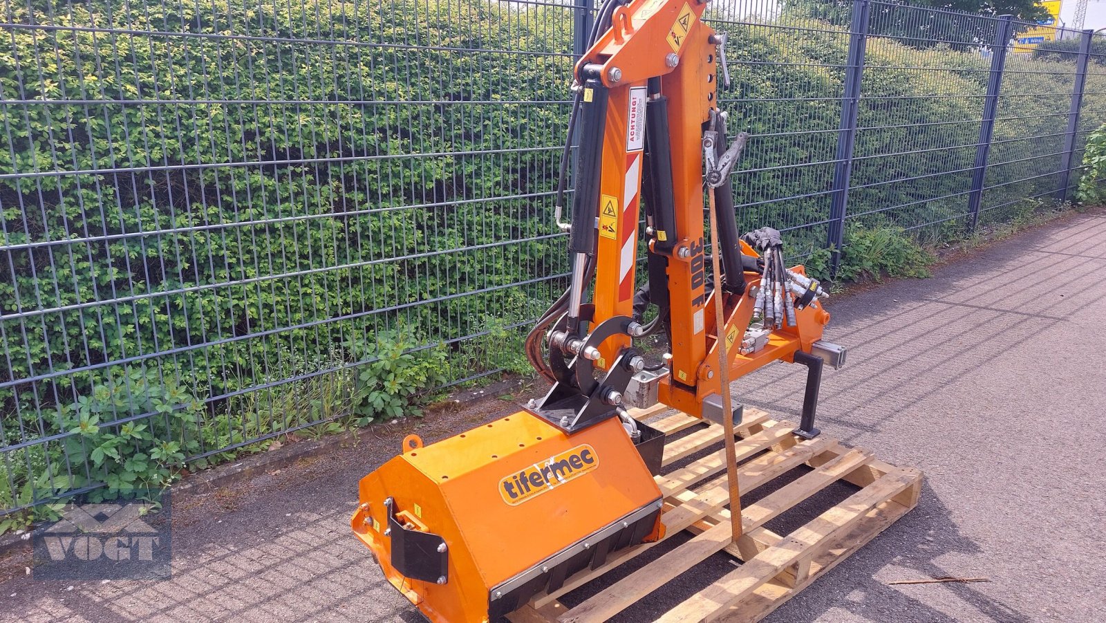 Böschungsmähgerät Türe ait Tifermec 300F Ausleger inkl. Mulchkopf T-60G für MDB Funkraupe-Vorführgerät-, Gebrauchtmaschine içinde Schmallenberg (resim 11)